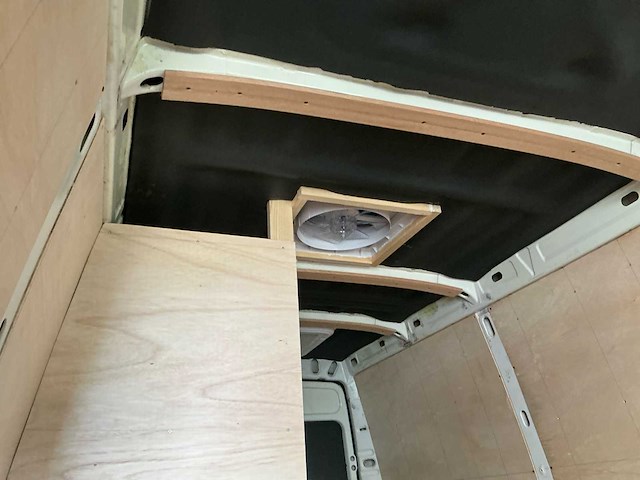 Iveco daily 40c11v 395 h2 l4 bedrijfswagen/camper - afbeelding 7 van  34
