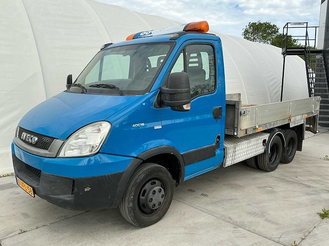 Iveco daily 40c18300 + veldhuizen oplegger - afbeelding 1 van  3