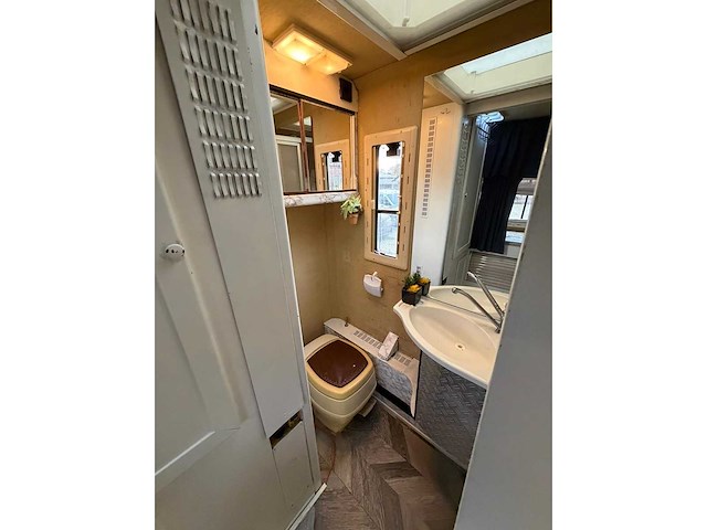 Iveco daily camper 2.5 turbo diesel s45 kampeerwagen niesmann & bischoff clou 4-tvf-30 - afbeelding 7 van  36