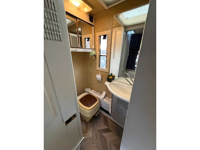 Iveco daily camper 2.5 turbo diesel s45 kampeerwagen niesmann & bischoff clou 4-tvf-30 - afbeelding 10 van  36