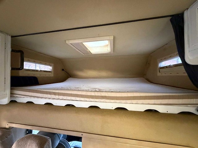 Iveco daily camper 2.5 turbo diesel s45 kampeerwagen niesmann & bischoff clou 4-tvf-30 - afbeelding 22 van  36