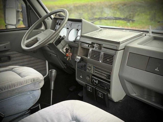 Iveco daily camper 2.5 turbo diesel s45 kampeerwagen niesmann & bischoff clou 4-tvf-30 - afbeelding 27 van  36