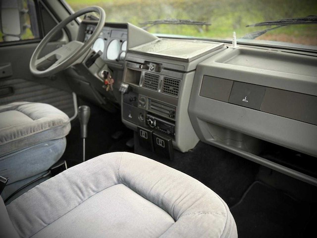 Iveco daily camper 2.5 turbo diesel s45 kampeerwagen niesmann & bischoff clou 4-tvf-30 - afbeelding 28 van  36