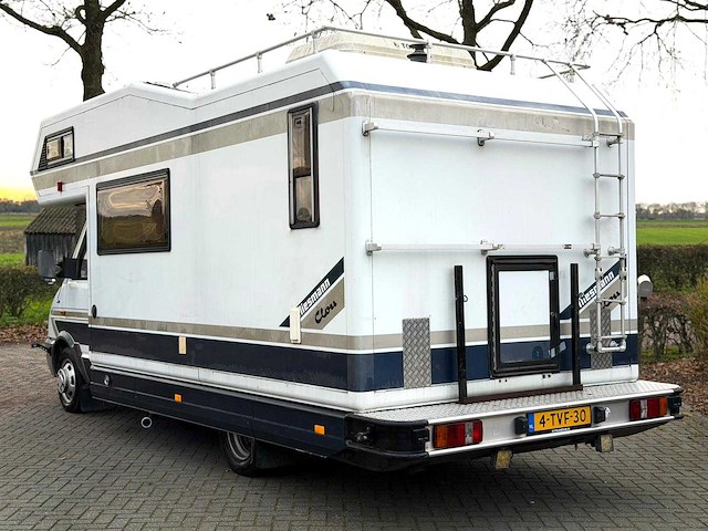 Iveco daily camper 2.5 turbo diesel s45 kampeerwagen niesmann & bischoff clou 4-tvf-30 - afbeelding 23 van  36