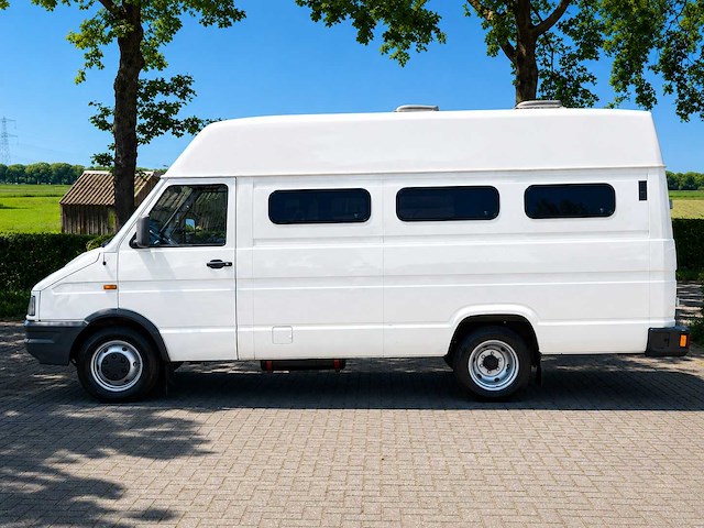 Iveco daily camper 35-12 v kampeerwagen 85-lsh-5 - afbeelding 2 van  30
