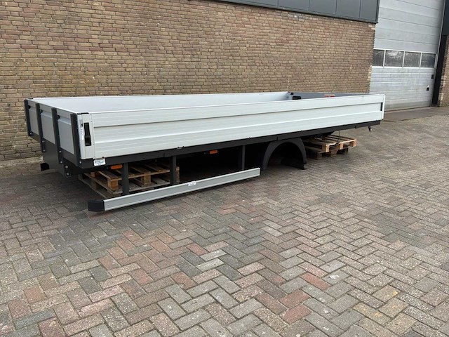 Iveco daily scattolini open laadbak 4922x2130mm - afbeelding 1 van  18