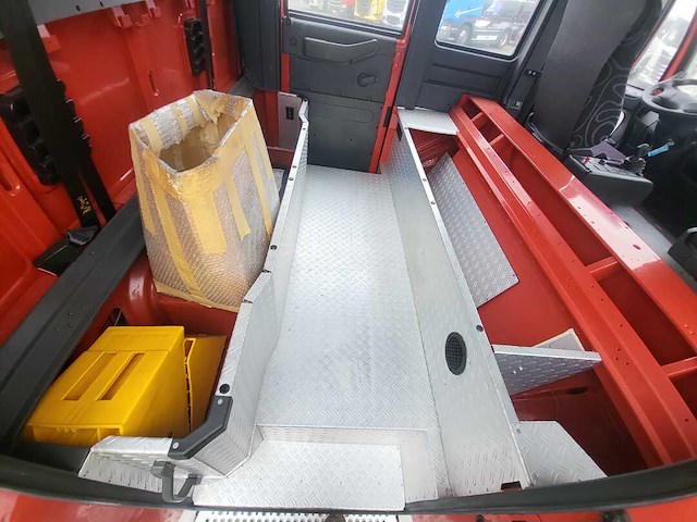 Iveco eurocargo 160e300 crewcab doka - chassis truck / fire fighting trucks - afbeelding 18 van  27
