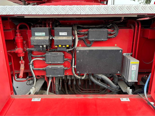 Iveco eurocargo 180e300 – magirus m33p ladderwagen / brandweerwagen - afbeelding 13 van  26