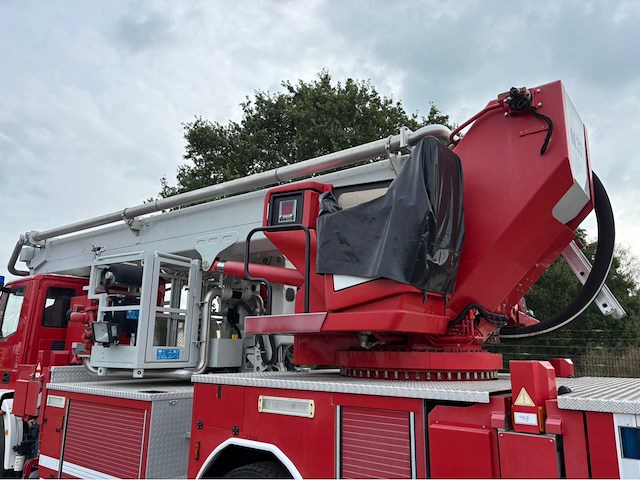 Iveco eurocargo 180e300 – magirus m33p ladderwagen / brandweerwagen - afbeelding 1 van  26