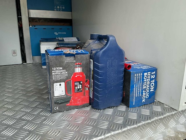 Iveco ml135e18w volledig professioneel opgebouwde expeditie-/overlandtruck/camper - afbeelding 134 van  185