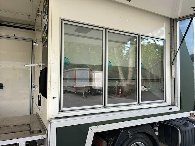 Iveco ml90e18/p bedrijfswagen met verkoopwagen - afbeelding 9 van  30