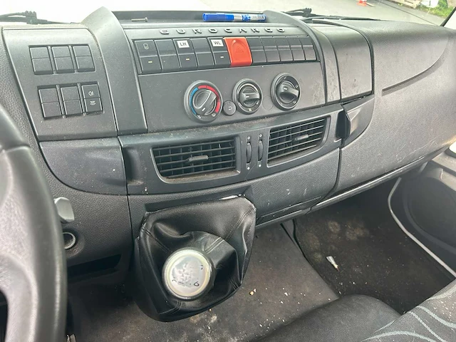 Iveco ml90e18/p bedrijfswagen met verkoopwagen - afbeelding 18 van  30