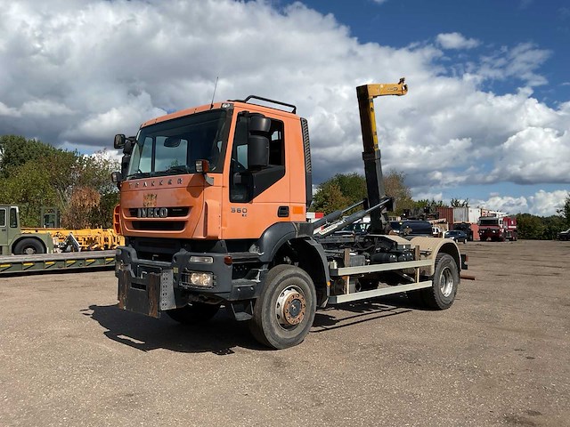 Iveco trakker 360 vrachtwagen - afbeelding 1 van  30