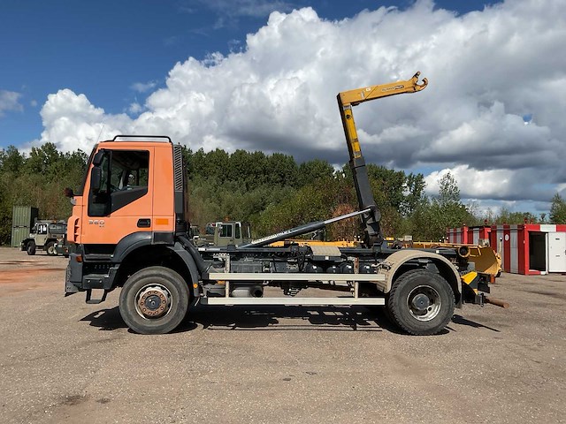 Iveco trakker 360 vrachtwagen - afbeelding 12 van  30