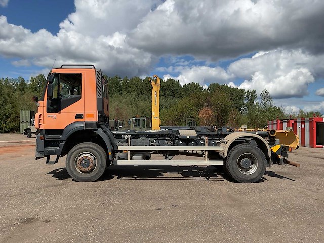 Iveco trakker 360 vrachtwagen - afbeelding 25 van  30