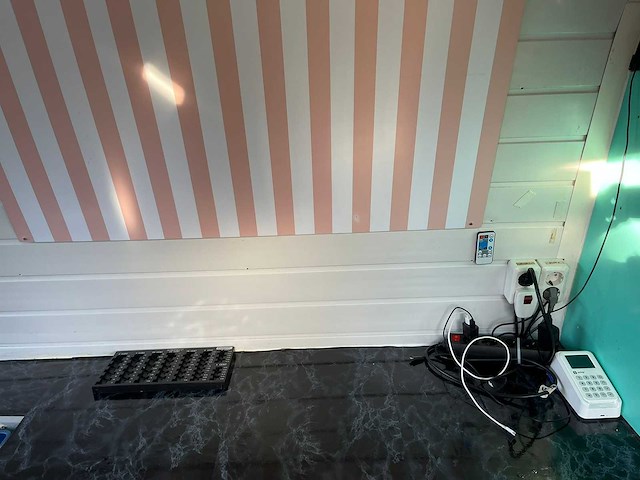 Iveco verkoop wagen ijscokraam met 230v installatie - afbeelding 29 van  37