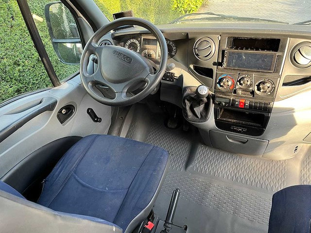 Iveco verkoop wagen ijscokraam met 230v installatie - afbeelding 9 van  37