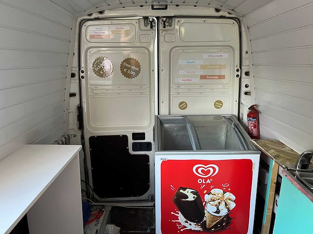 Iveco verkoop wagen ijscokraam met 230v installatie - afbeelding 8 van  37