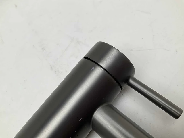 Ivy bond 6100156 wastafelkraan brushed metal black pvd - afbeelding 3 van  7