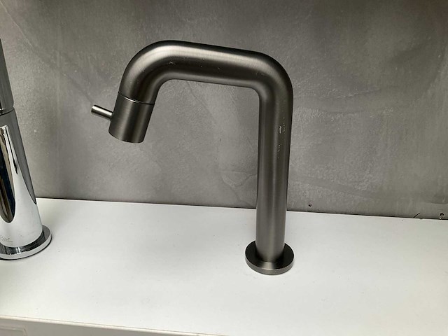 Ivy bond fonteinkraan geborsteld metal black - afbeelding 2 van  5