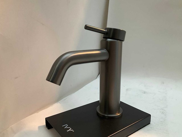 Ivy bond wastafelkraan geborsteld black metal pvd - afbeelding 6 van  8