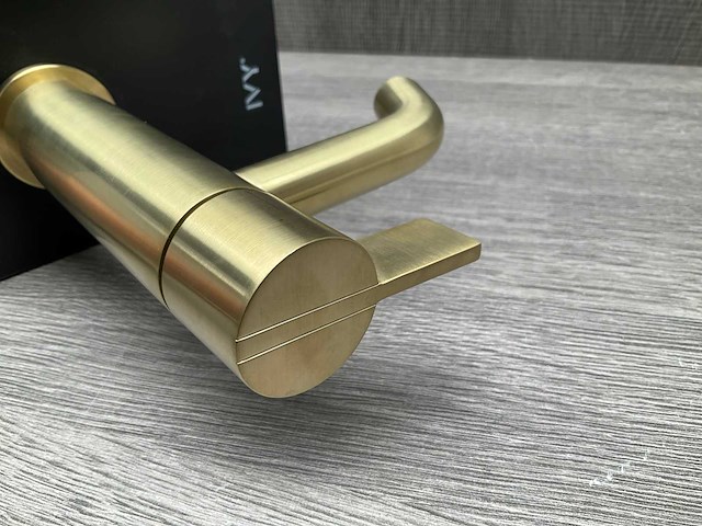 Ivy pact wastafelkraan s model geborsteld mat goud pvd - afbeelding 6 van  7