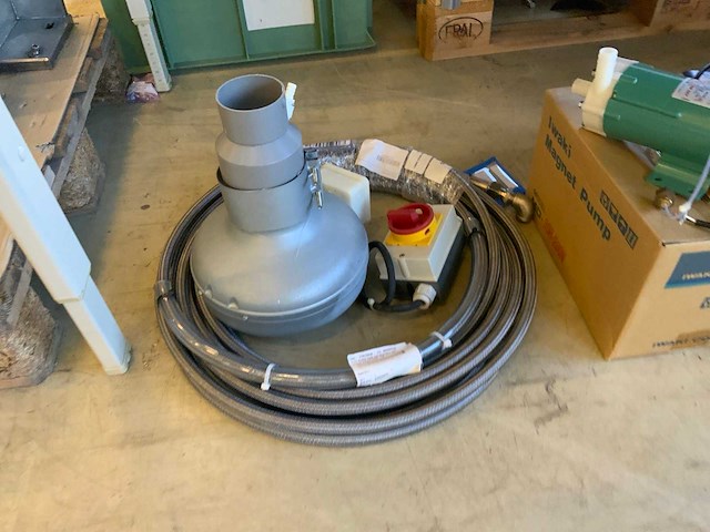 Iwaki md-30r-200n pomp (2x) en diversen - afbeelding 2 van  7