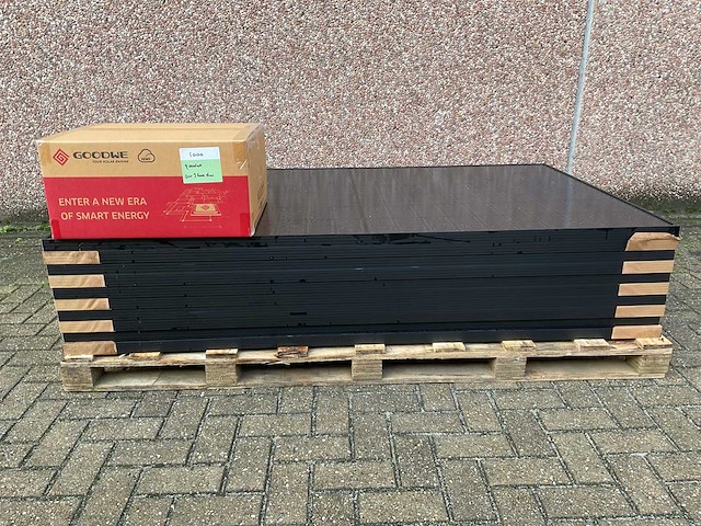 Ja solar - set van 10 zonnepanelen (365 wp) - goodwe 3.6k omvormer - afbeelding 1 van  8