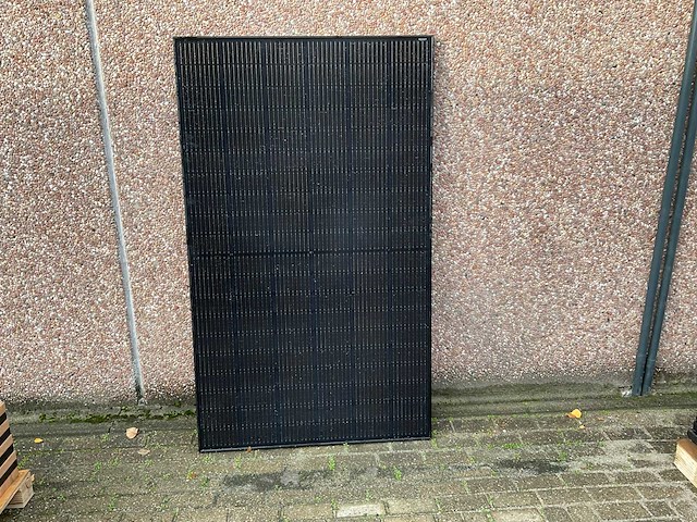 Ja solar - set van 10 zonnepanelen (365 wp) - goodwe 3.6k omvormer - afbeelding 3 van  8