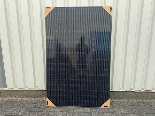 Ja solar - set van 10 zonnepanelen (450 wp) - hybride omvormer - 14,4 kwh batterij - afbeelding 11 van  18