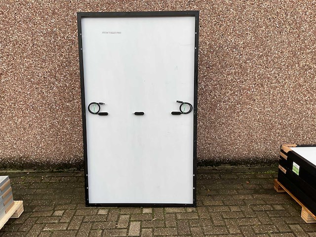 Ja solar - set van 12 zonnepanelen (370 wp) - goodwe 3.6k omvormer - afbeelding 3 van  7