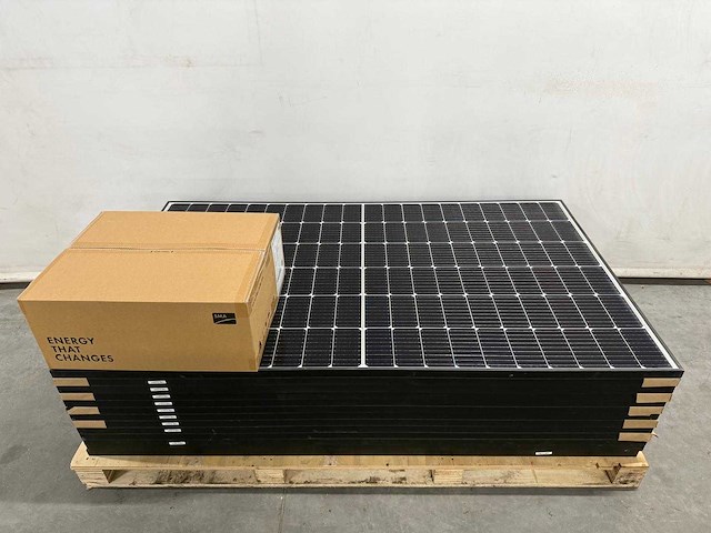Ja solar - set van 13 zonnepanelen (380 wp) - sma 4kw omvormer - afbeelding 1 van  1