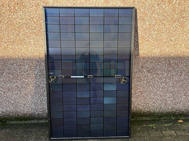 Ja solar - set van 16 zonnepanelen (450 wp) - hybride omvormer - 12,9 kwh batterij - afbeelding 14 van  20