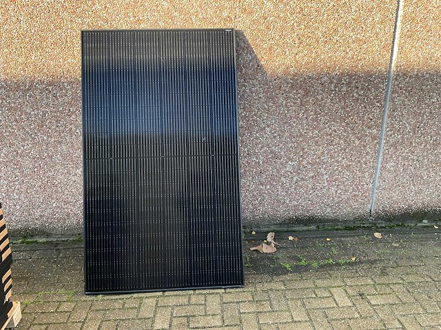 Ja solar - set van 25 zonnepanelen (370 wp) - goodwe 10k omvormer - afbeelding 2 van  9