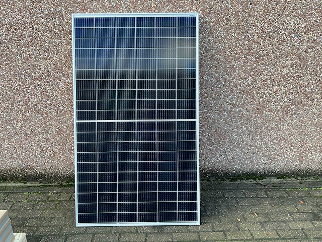 Ja solar - set van 8 zonnepanelen (340 wp) - solax 2.5 omvormer - afbeelding 2 van  6
