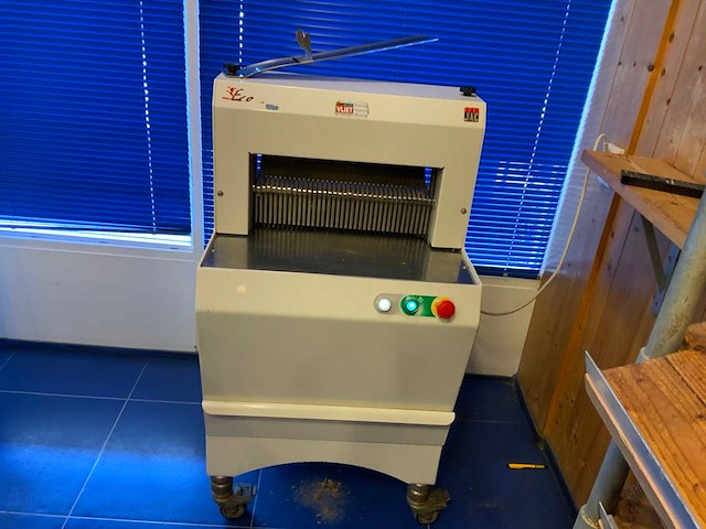 Jac eco eel 450/12 broodsnijmachine - afbeelding 3 van  6