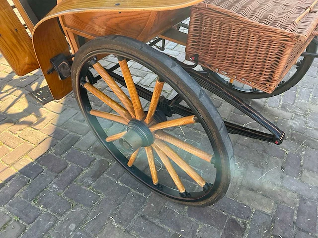 Jachtwagen - afbeelding 2 van  18
