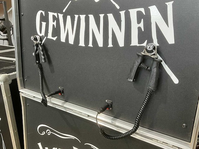 Jack daniels knijpkracht game voor 2 spelers - afbeelding 3 van  7