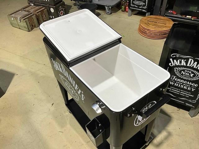 Jack daniels mobiele koelbox / koelwagen - afbeelding 4 van  5