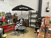 Jack daniels parasol, zit zak en 3x tafel - afbeelding 2 van  7