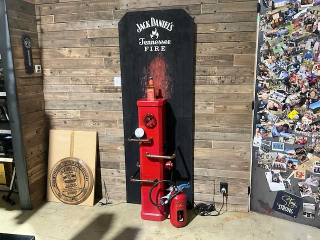 Jack daniels tennessee fire presentatie rek en brandblusser - afbeelding 1 van  5