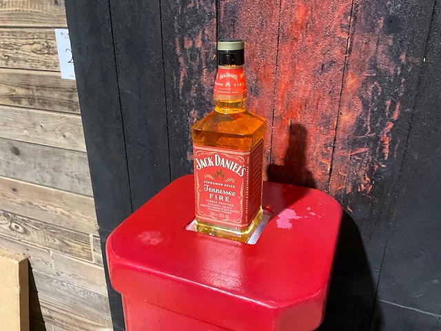 Jack daniels tennessee fire presentatie rek en brandblusser - afbeelding 5 van  5