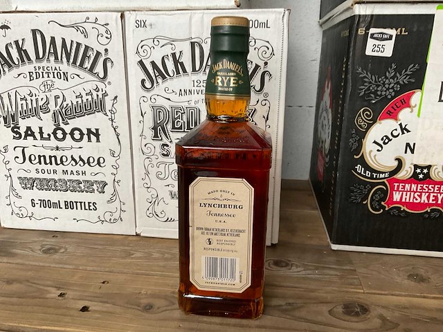 Jack daniels whiskey (18x) ieder 1 doos - white rabbit - red dog - straight rye - afbeelding 3 van  8
