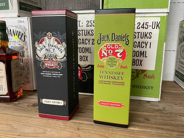 Jack daniels whiskey (24x 1 liter) - legacy 1 en 2 - afbeelding 1 van  6