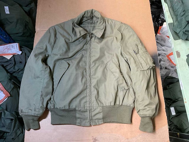 Jacket - afbeelding 1 van  3