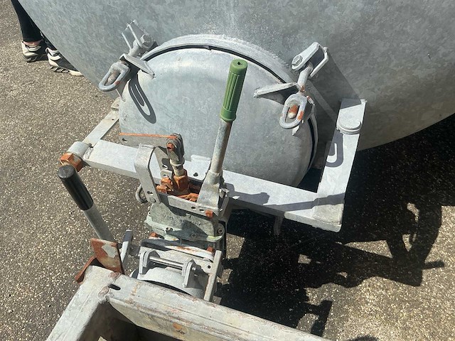 Jaco - 8 kuubs tankwagen - op slee - met vacuümpomp - afbeelding 13 van  20