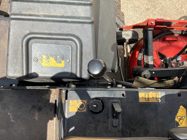 Jacobsen ar250 zitmaaier - afbeelding 19 van  28