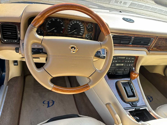 Jacquar / daimler - 1996 - dubble six lwb - personenauto - afbeelding 8 van  25