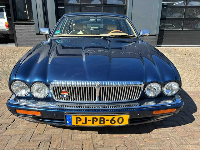 Jacquar / daimler - 1996 - dubble six lwb - personenauto - afbeelding 11 van  25