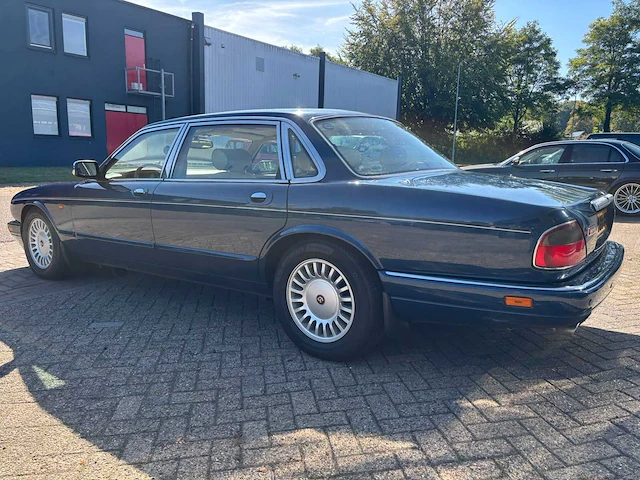 Jacquar / daimler - 1996 - dubble six lwb - personenauto - afbeelding 20 van  25